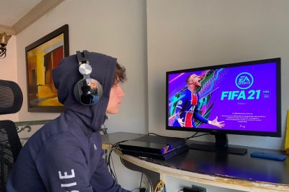 Cedeño dijo ser aficionado al videojuego 'FIFA' desde los 13 años.