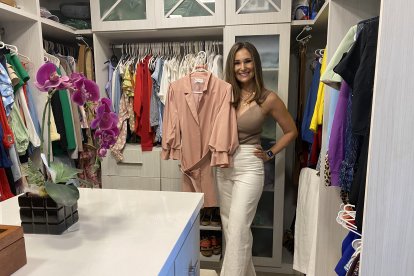 En los próximos días saldrá su nueva colección de línea de ropa @kattym, donde cada pieza será creación y  selección de ella.