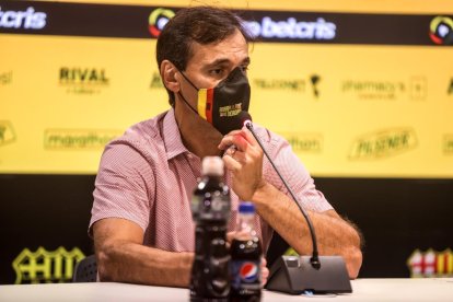 E técnico Fabián Bustos dirige a Barcelona desde el 2020.