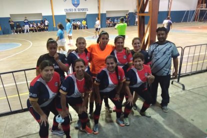 Las jugadoras del equipo Ubar quieren llevarse el ‘billete’ del campeón.