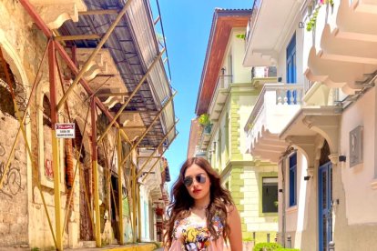 Dome continúa en clases de canto.