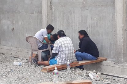 Los detenidos utilizaban cuatro cabezales y un vehículo para la acción ilícita.