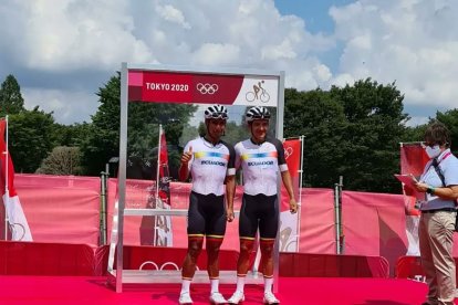 Jhonatan Narváez y Richard Carapaz en los JJOO de Tokio.
