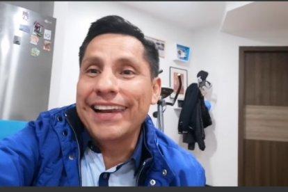 El medallista olímpico Jefferson Pérez hizo un Facebook live cuando Carapaz llegó a la meta.