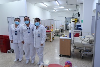 Mercedes, Sonia y Helen son unos de los numerosos ángeles que tiene Solca.