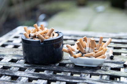 Referencial. Según la OMS, los dispositivos fomentan a que en un futuro los adolescentes sean adictos al cigarrillo.