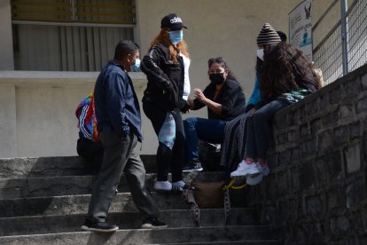 La mañana de ayer, los familiares retiraron los restos de Rony Vega en la morgue.