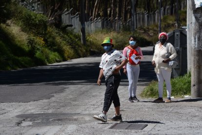 Esperar el bus en la calle Rumiurco puede resultar peligroso, pues los delincuentes se esconden cerca.