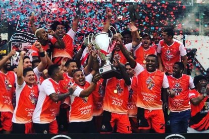 El elenco de la Naranja Mecánica se consagró en la cuarta edición de la Amateur League.