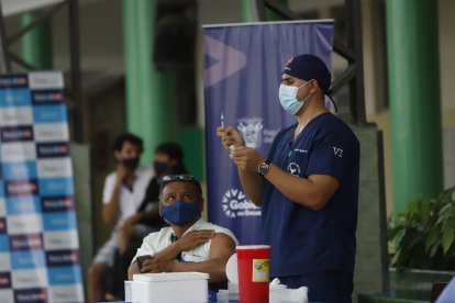 A nivel nacional 2.090.177 personas han recibido las dos inyecciones.