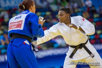 La imbabureña de 31 años (d) logró la medalla de bronce en los Juegos Panamericanos de Lima 2019, antesala de Tokio.