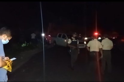 Los agentes de policía fueron al sitio luego de que la gente les comunicó de la novedad.