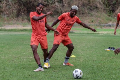 Nixon Molina y Gabriel Loco Cortez listo para enfrentar a Técnico Universitario.