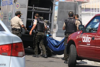 Cuando los familiares de la adulta mayor intentaron salvarla, fue demasiado tarde. La perra la había matado a mordiscos.