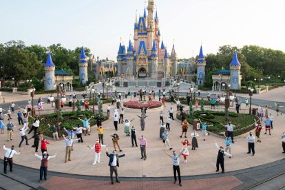 En el famoso parque de diversiones fueron arrestados tres empleados por supuestos abusos sexuales.