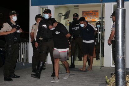 Los individuos fueron aprehendidos tras una persecución. Ellos tendrían vínculos en otro caso.