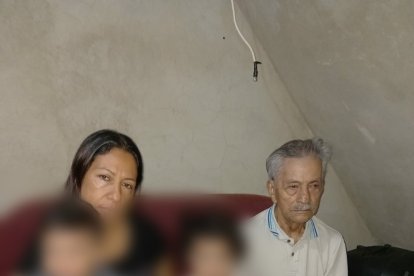 Gloría Flores, mamá de la joven asesinada, está al cuidado de sus nietos más pequeños.