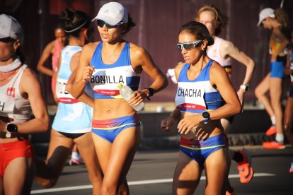 Rosalba Chacha y Paola Bonilla compitieron en la prueba de maratón femenina de los Juegos Olímpicos.