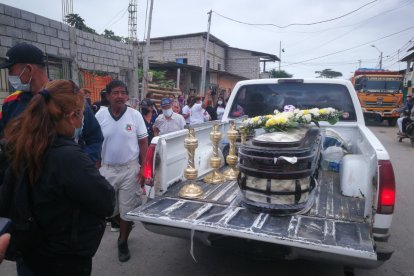 Por el estado de descomposición del cuerpo, enseguida sepultaron a Juan Lucas.