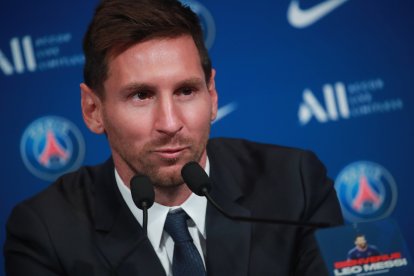 Lionel Messi se mostró muy sonriente durante la rueda de prensa, a la que acudió con su esposa y tres hijos.