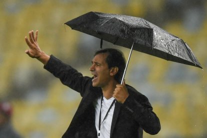 El entrenador de Barcelona Fabian Bustos volvió a sacar puntos de visitante en Libertadores.