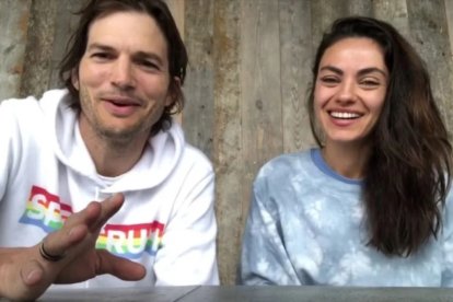 La famosa pareja generó críticas por no bañarse con frecuencia.