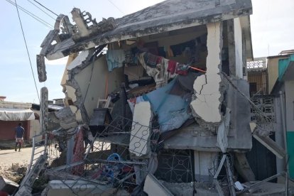Pérdidas humanas y materiales en Haití, tras terremoto.