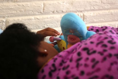 Referencial. El país está entre los primeros en tener embarazos adolescentes en la región.