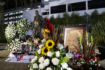 El homenaje a Rodrigo Paz en el estadio que lleva su nombre.