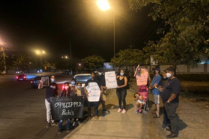 Comerciantes piden que los dejen trabajar.