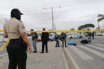 La víctima fue interceptada por sus asesinados en la avenida 25 de Julio.