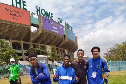 El equipo de Ecuador en el 4x200 en el Mundial de Nairobi.