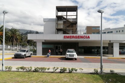 El joven permanece asilado en el hospital de Ambato.