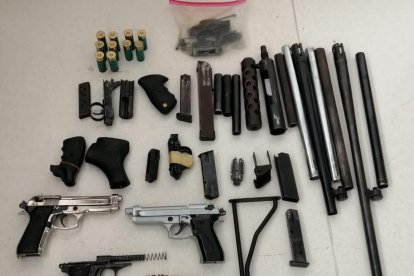 Lo incautado por la Policía y las FF. AA. en un barrio del noroeste de Guayaquil.