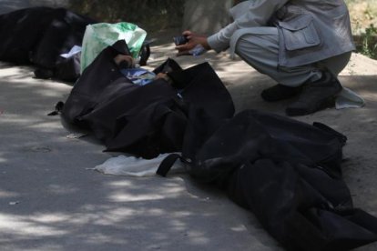 Ciento cuarenta y cinco cuerpos sin vida tras el atentado en el aeropuerto de la capital
