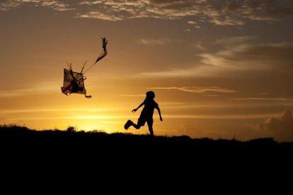 Agosto es el mejor mes para el vuelo de cometas, según sus fanáticos.