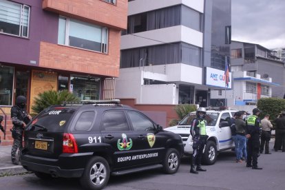En el sitio se realizó una detonación controlada del aparato supuestamente explosivo
