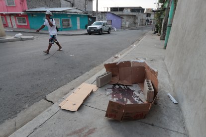 La víctima fue baleada en este sitio del bloque 10 de Bastión Popular.