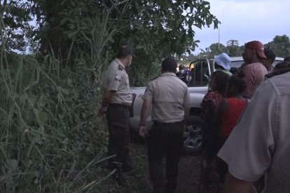 La policía arribó al lugar del hallazgo e inició las investigaciones pertinentes.