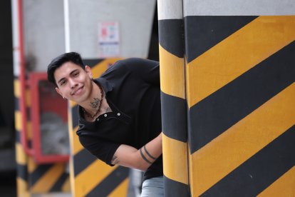 Joshua cursa el sexto semetre de leyes en Guayaquil.