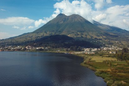 El Taita Imbabura es símbolo de la ancestralidad de los pueblos indígenas de Kichwa Otavalo, Kichwa Kayampi, Kichwa Karanki y Kichwa Natabuela.