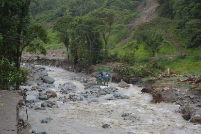Las tarabitas son el principal medio para trasladarse  y poder abastecerse de víveres.