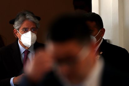 Guillermo Lasso adelanta una tercera dosis anticovid.