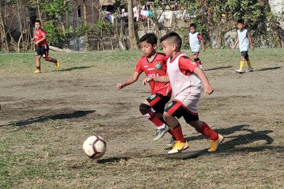 Los ‘pelados’ de la filial de Liga de Quito se preparan para participar en el torneo.