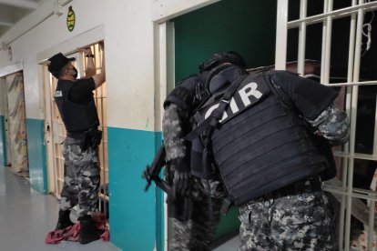 Los agentes ingresaron al área de las celdas y a otras zonas del centro carcelario.