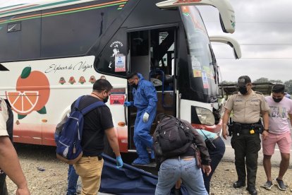 El cuerpo fue llevado a la morgue de la localidad, donde esperaban a los familiares.