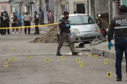 En el sitio del suceso la Policía encontró 43 indicios balísticos. Una de las víctimas recibió 18 ‘pepazos’.