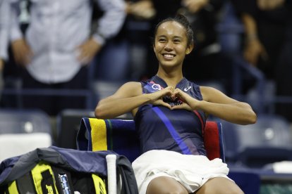 Leylah Fernández (i) perdió la final del US Open ante Emma Raducanu.