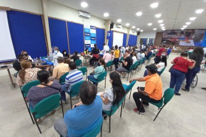 En el mes de agosto, los usuarios tuvieron que reagendar su cita para recibir dosis de farmacéuticas que presentaron atrasos en el envío de sus vacunas.