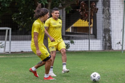 Mario Pineida está de vuelta al grupo de trabajo de Barcelona.